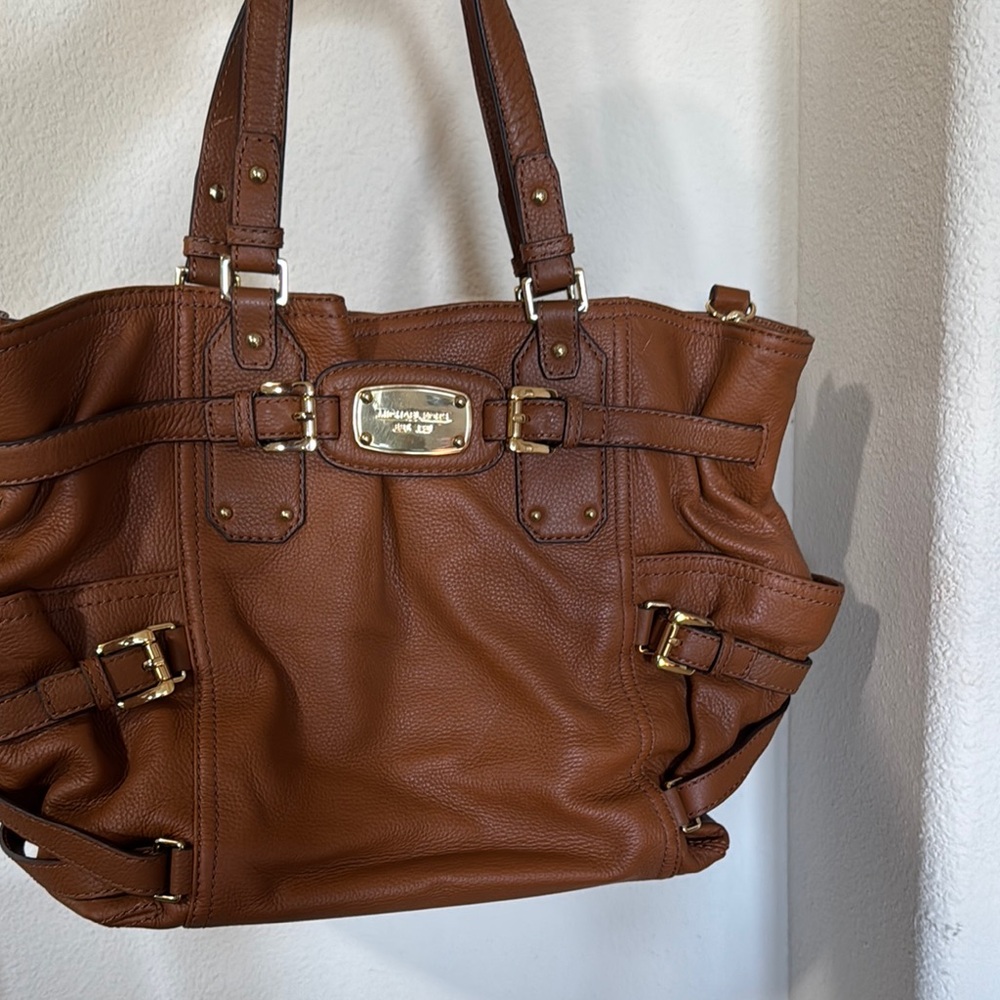 MICHAEL Michael Kors Brown Tote Bag (Gansevoort) with Gold Hardware
